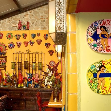לינה וארוחת בוקר Tlaquepaque Casa De Las Flores מראה חיצוני תמונה