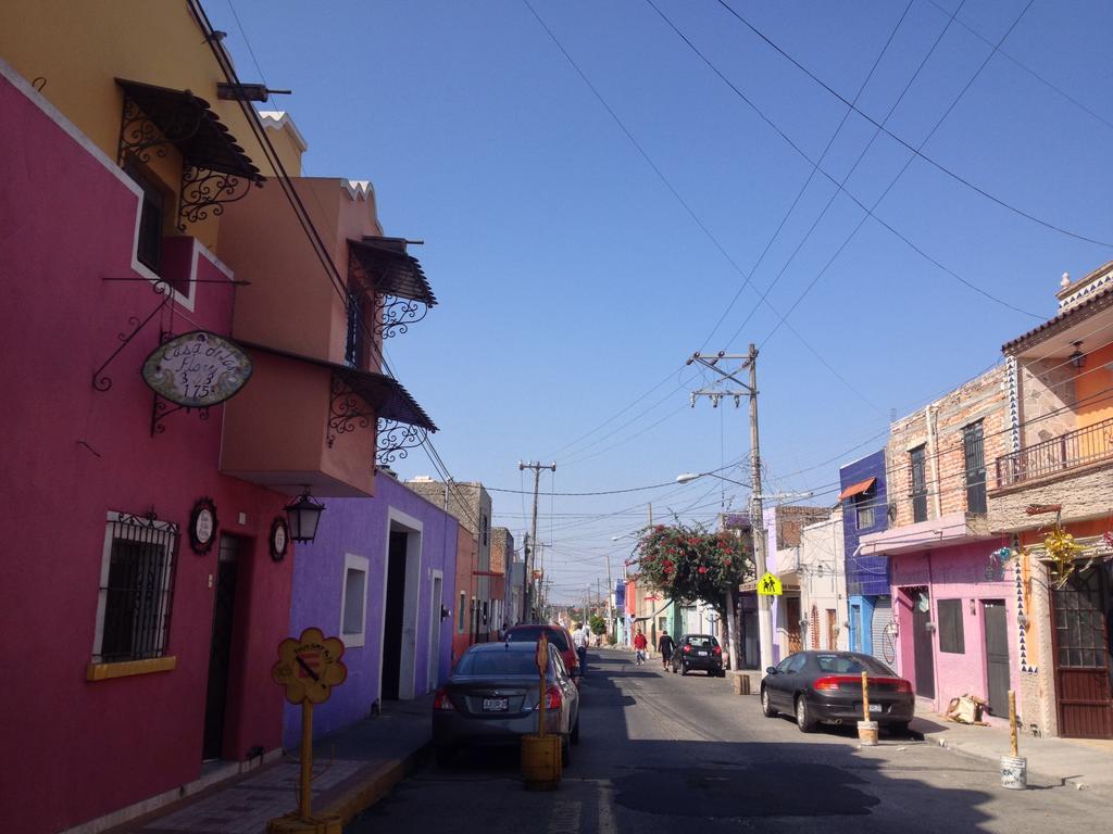 לינה וארוחת בוקר Tlaquepaque Casa De Las Flores מראה חיצוני תמונה