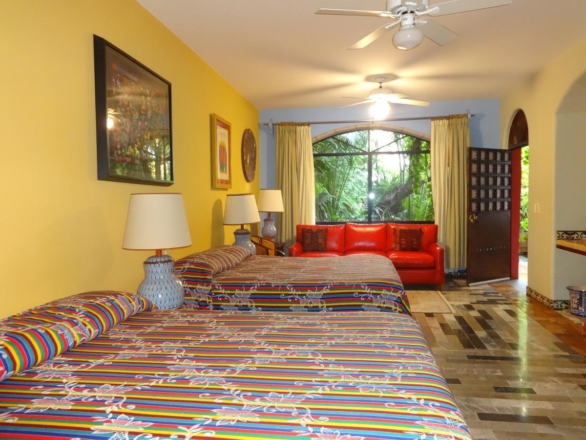 לינה וארוחת בוקר Tlaquepaque Casa De Las Flores מראה חיצוני תמונה