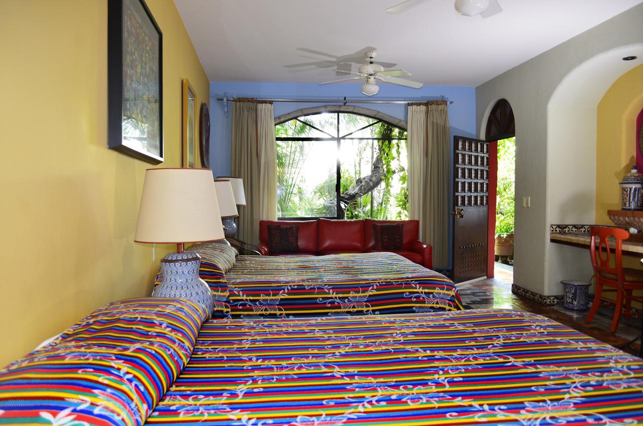 לינה וארוחת בוקר Tlaquepaque Casa De Las Flores מראה חיצוני תמונה