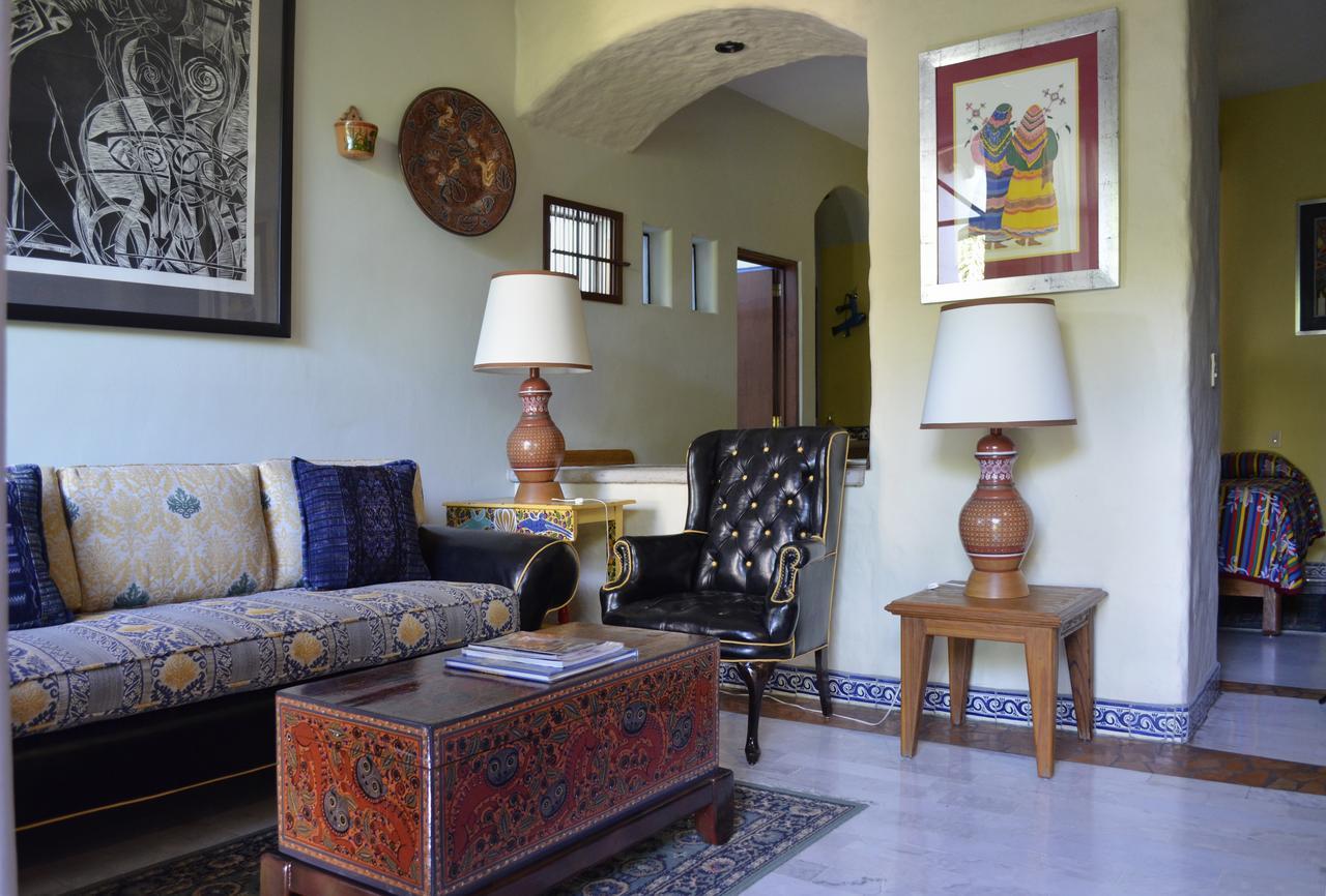 לינה וארוחת בוקר Tlaquepaque Casa De Las Flores מראה חיצוני תמונה