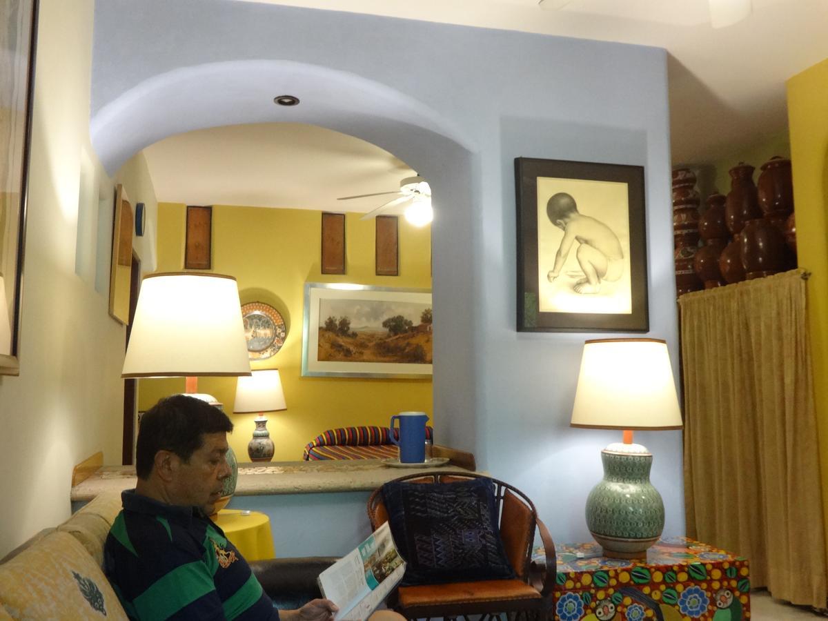 לינה וארוחת בוקר Tlaquepaque Casa De Las Flores מראה חיצוני תמונה