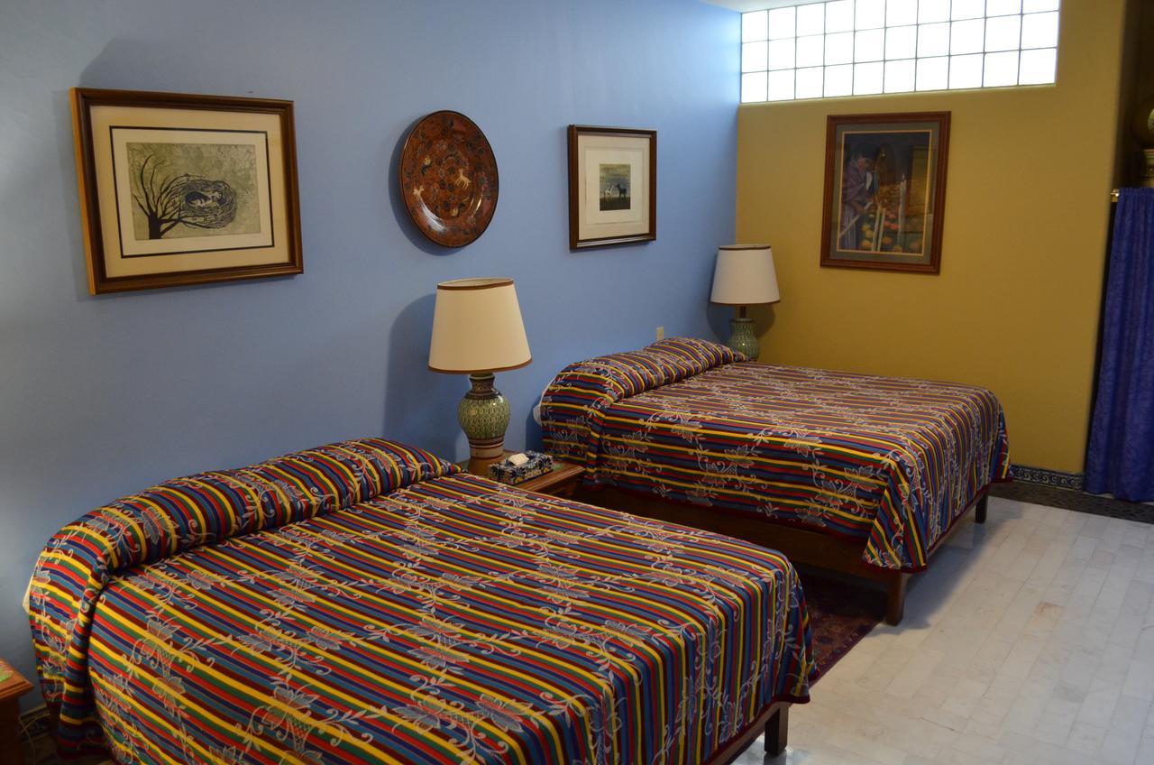 לינה וארוחת בוקר Tlaquepaque Casa De Las Flores מראה חיצוני תמונה