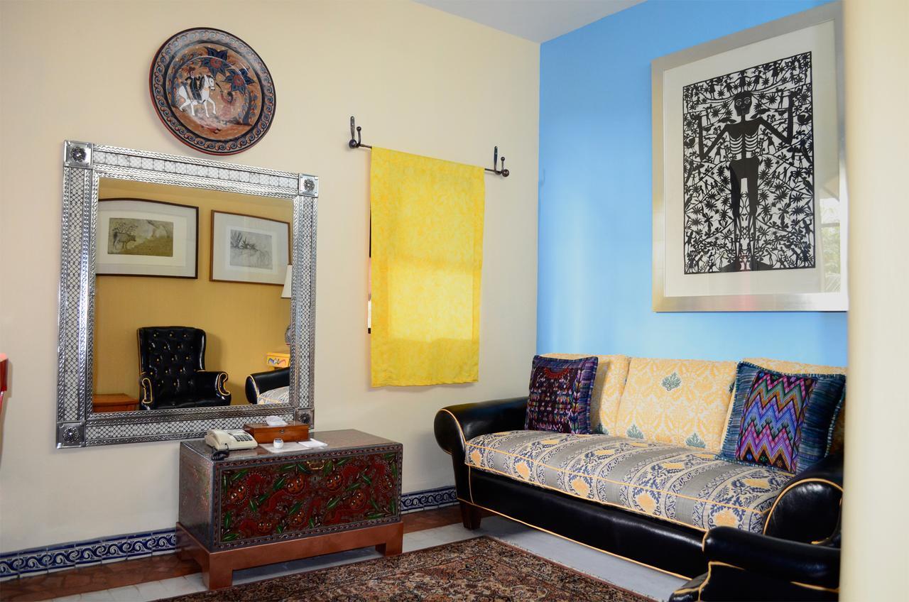 לינה וארוחת בוקר Tlaquepaque Casa De Las Flores מראה חיצוני תמונה