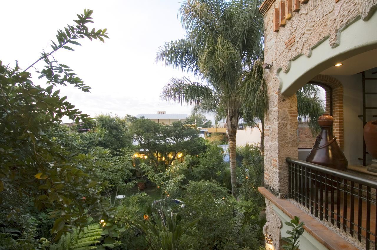 לינה וארוחת בוקר Tlaquepaque Casa De Las Flores מראה חיצוני תמונה